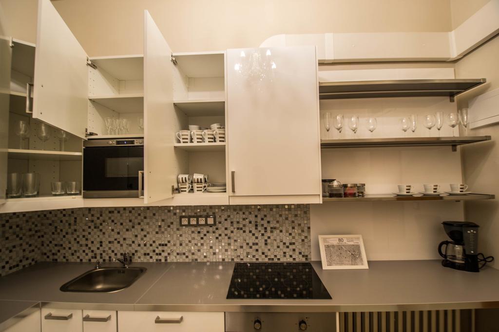 4Bdr Historical Spirit Apt By Ruterra Prag Exteriör bild